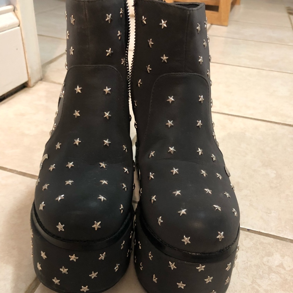Cosmic Divinity Reflective Boots- Dolls Kill Grey boots size 8